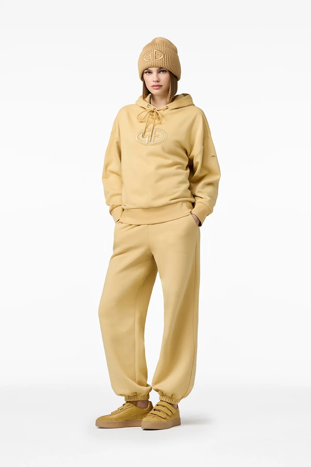CALM hooded sweater